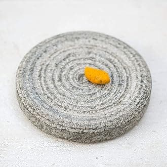 Round Shape Turmeric Handy Grinding and Rubbing Stone (10cmx10cmx2cm)